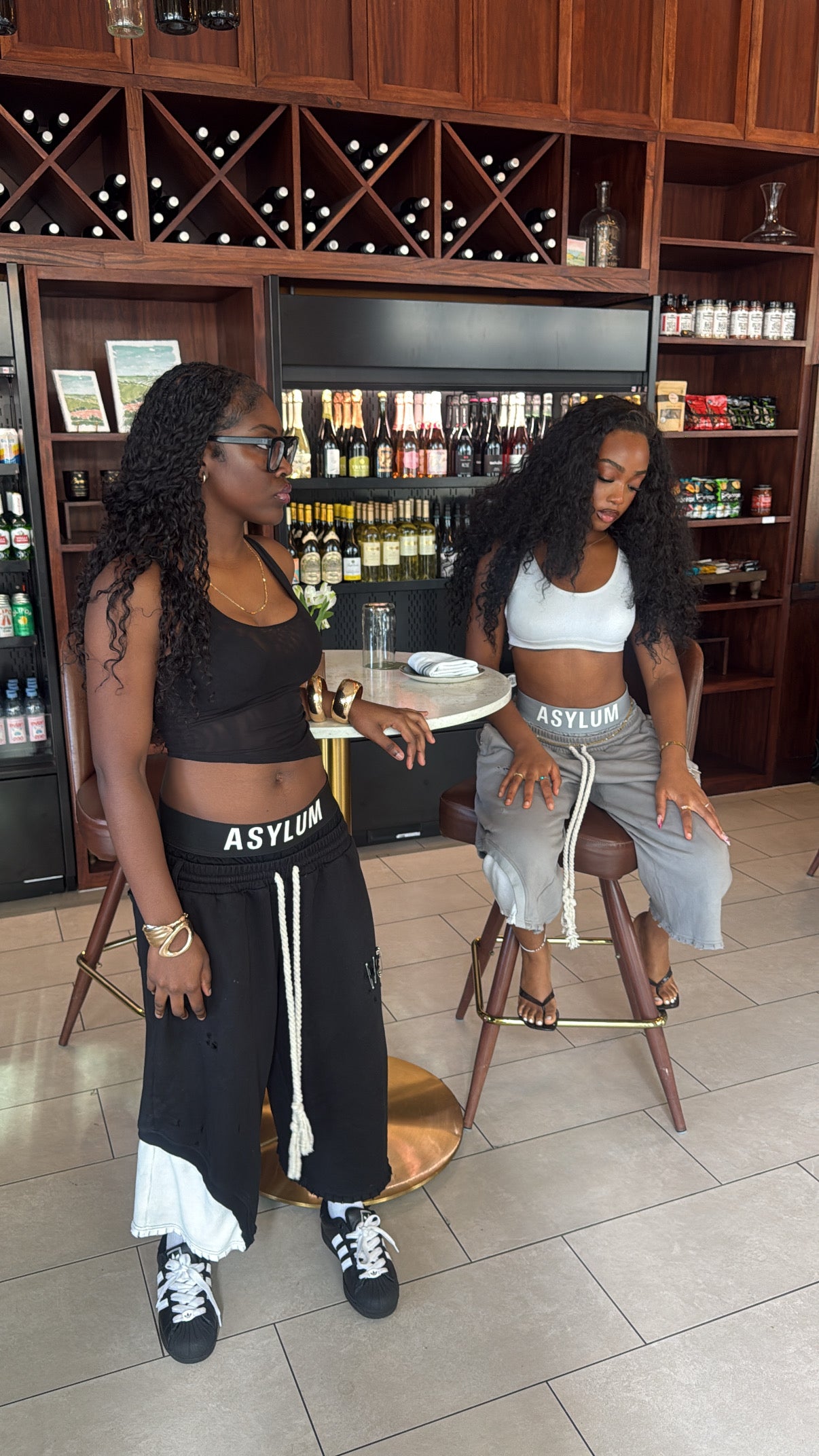 VINTAGE ASYLUM SHORTS (BLACK)
